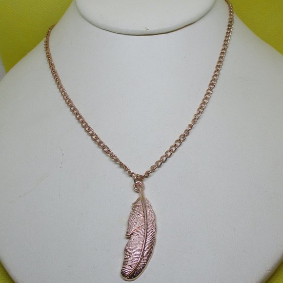 Feather Necklace Rose Gold Tone Metal Feather Pendant Necklace W Extension Chain - Picture 1 of 9